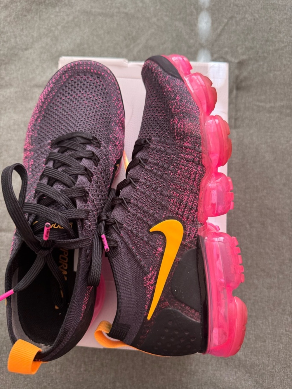 Men’s Nike Air VaporMax Flyknit 2 Sneaker